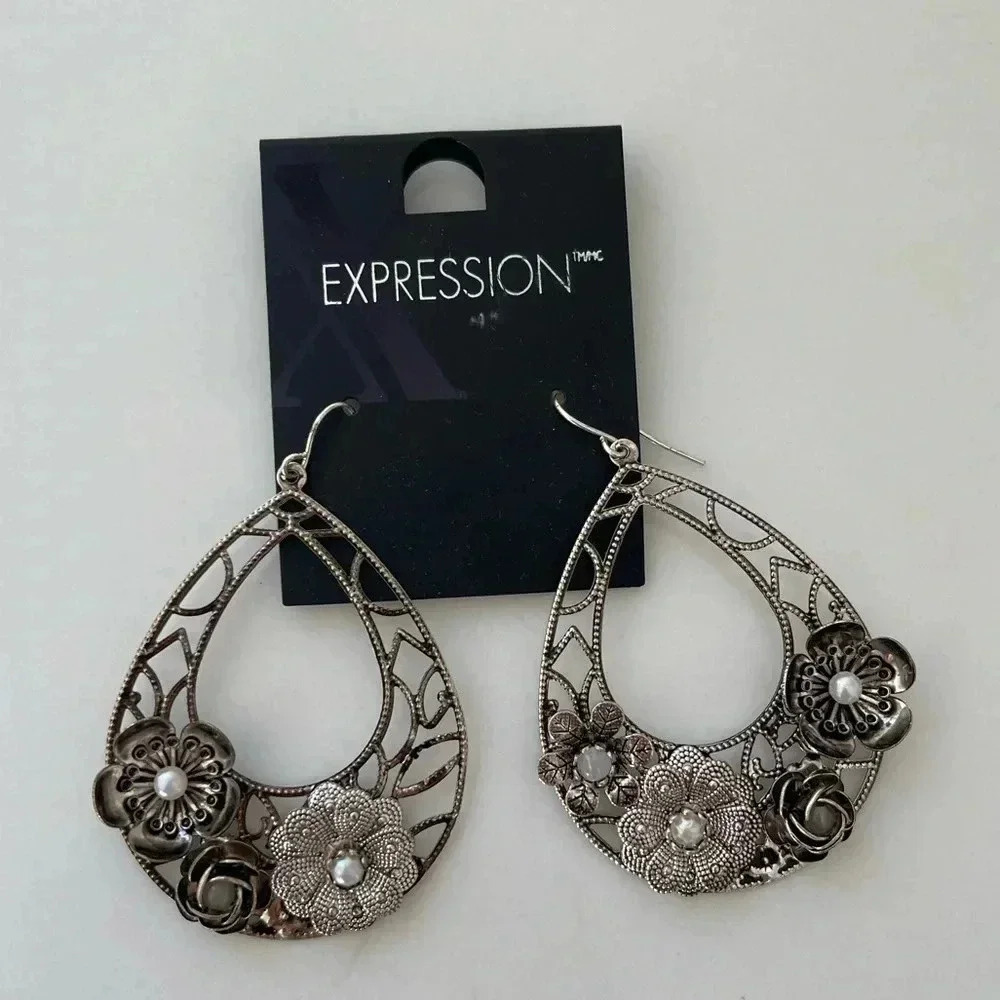 Silver earrings  NWT